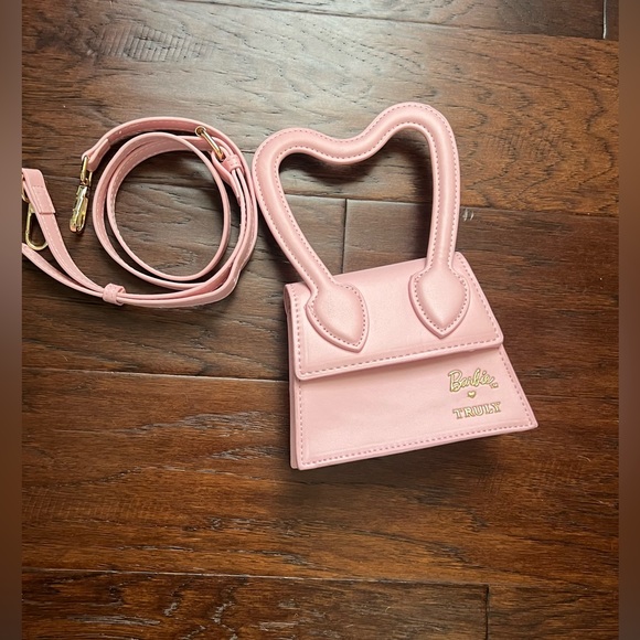 Exclusive TRULY Adorable Barbie Mini Purse with Gold Accents - Picture 6 of 7